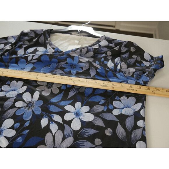 Bon Apple Tea Women's Blue Floral V-neck Short Sleeve T-shirt 1X - Picture 4 of 8